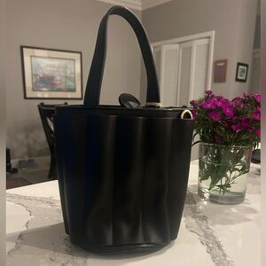 NWT E/N Expressions NYC Luxury Vegan Handbag Drawstring Bucket Bag Black